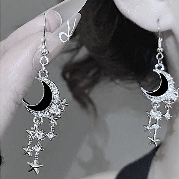 “Stars From the Moon” Black Sliver Crescent Dangling Stellar Celestial Earrings - Picture 4 of 6